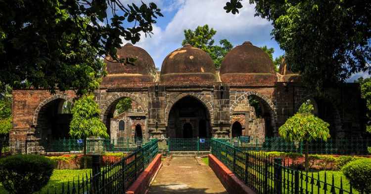 জাফর খাঁ গাজী ও ত্রিবেণীতে তার মসজিদের ইতিহাস